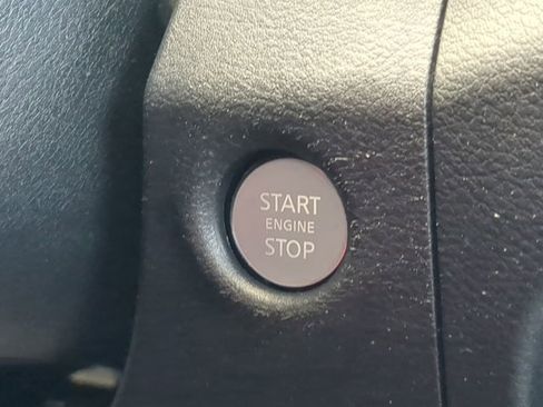 Certified 2022 Nissan Frontier SV image 27