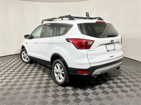 Used 2019 Ford Escape SE image 9