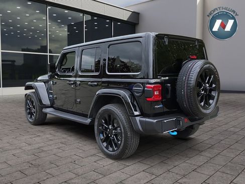 Used 2023 Jeep Wrangler Unlimited Sahara w/ Cold Weather Group AWD/4WD image 3