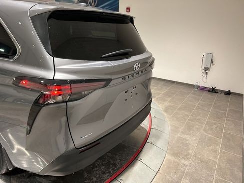 New 2026 Toyota Sienna LE image 5