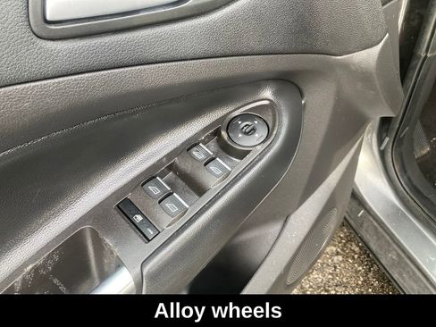 Used 2019 Ford Escape SE image 15