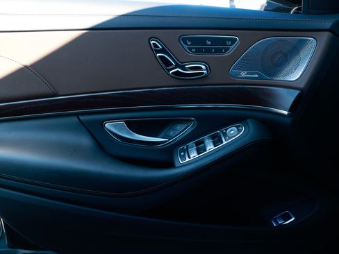 Used 2019 Mercedes-Benz S 560 Sedan image 52