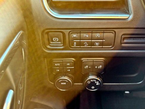 Certified 2024 Chevrolet Tahoe Z71 w/ Luxury Package image 25