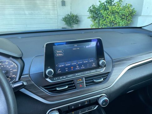 Used 2025 Nissan Altima 2.5 SV image 20