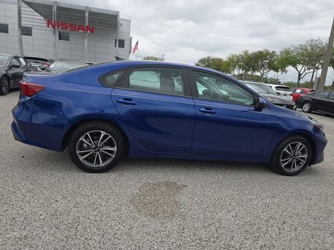 Used 2023 Kia Forte LXS image 9