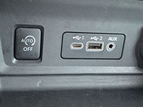 Used 2024 Nissan Sentra SV FWD image 18