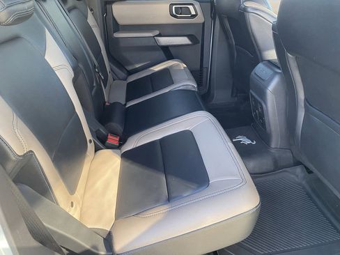 Used 2022 Ford Bronco Wildtrak image 11