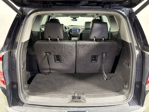 Used 2022 GMC Acadia AT4 w/ Technology Package image 20