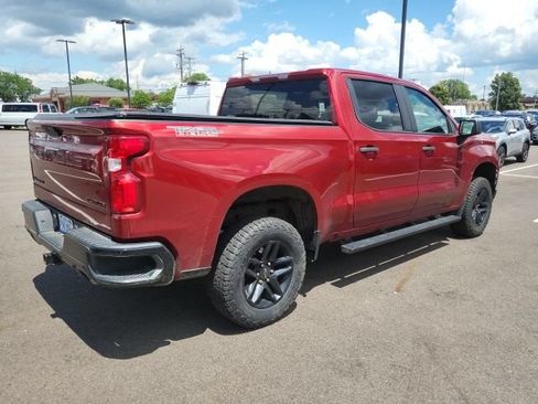Used 2021 Chevrolet Silverado 1500 Custom Trail Boss w/ LPO, Dark Essentials Package AWD/4WD image 5