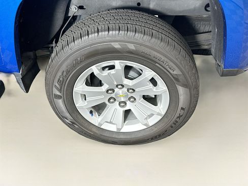 Used 2021 Chevrolet Colorado LT w/ Safety Package RWD image 11