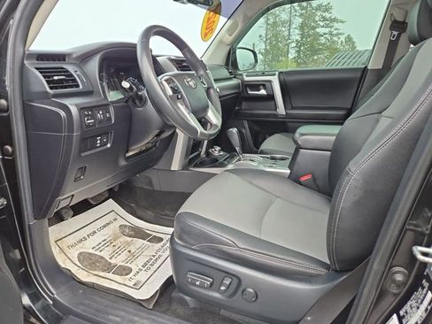 Used 2022 Toyota 4Runner SR5 Premium image 2