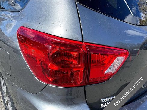 Used 2020 Nissan Pathfinder SV AWD/4WD image 28