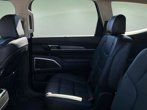 Used 2021 Kia Telluride EX w/ EX Premium Package image 16