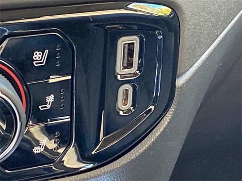 Used 2022 Chevrolet Silverado 1500 LTZ w/ LTZ Premium Package image 27