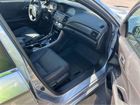 Used 2017 Honda Accord Sport Special Edition image 6