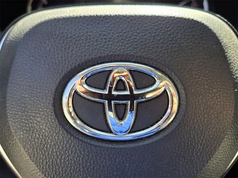 Used 2024 Toyota RAV4 XLE Premium image 28