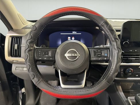 Used 2022 Nissan Pathfinder Platinum w/ Cargo Package FWD image 16