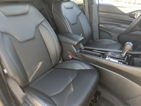 New 2026 Jeep Compass Latitude image 7