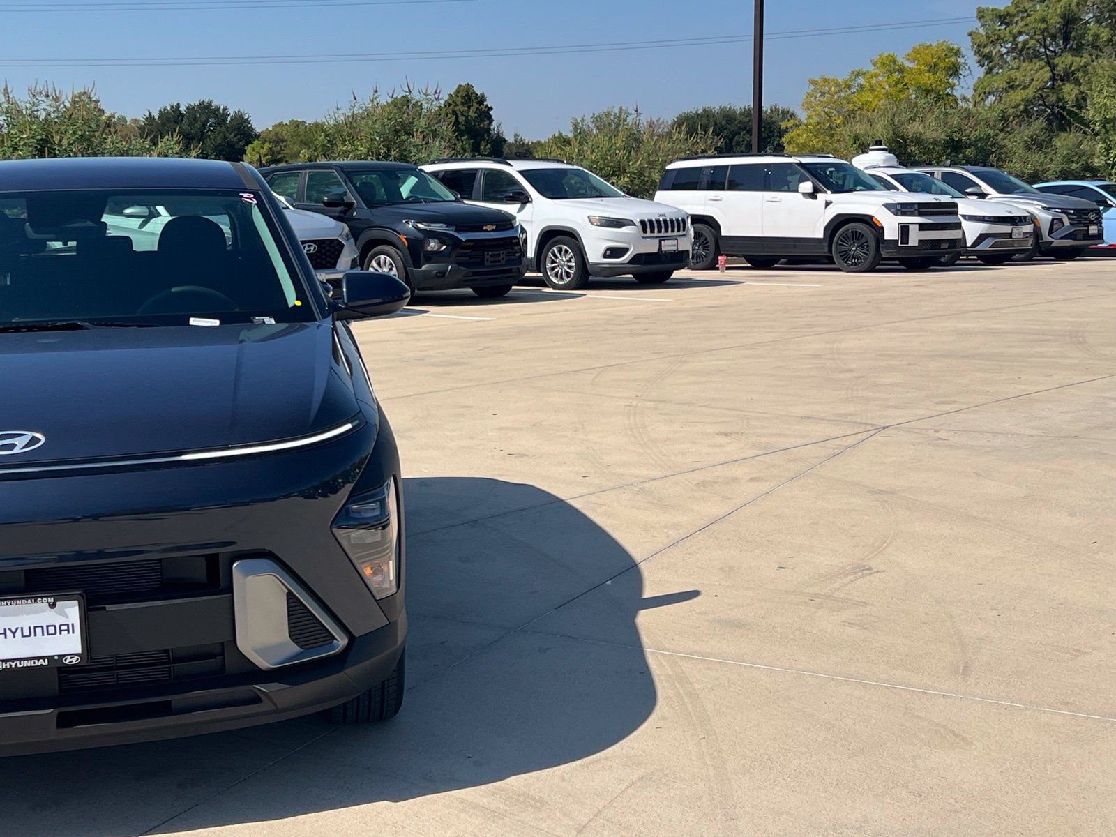 New 2027 Hyundai Kona SE FWD image 3