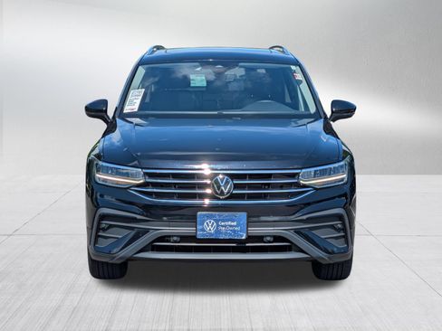 Certified 2023 Volkswagen Tiguan SE w/ Panoramic Sunroof Package AWD/4WD image 2