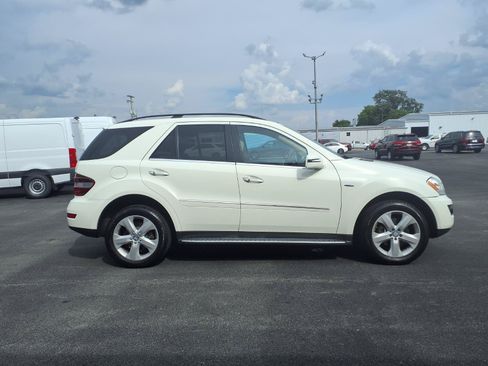 Used 2011 Mercedes-Benz ML 350 BlueTEC 4MATIC image 4