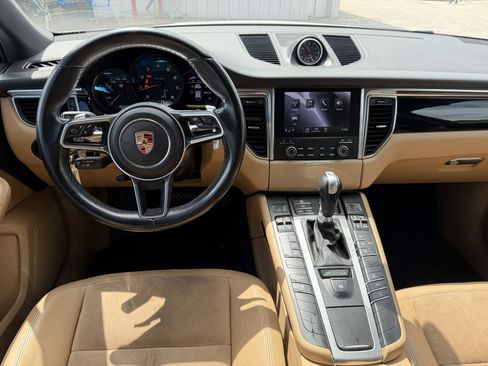 Used 2018 Porsche Macan AWD/4WD image 12