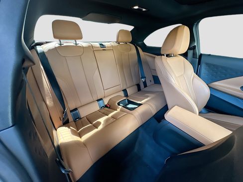 Certified 2025 BMW 230i Coupe w/ Convenience Package image 28