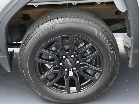 Used 2025 GMC Sierra 1500 Elevation image 33