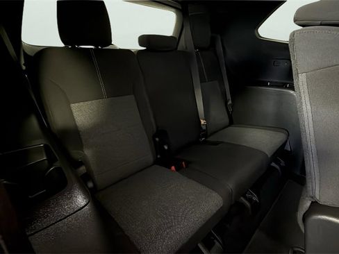 Used 2025 GMC Acadia Elevation image 28