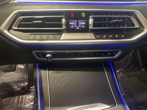 Used 2022 BMW X7 xDrive40i w/ Executive Package image 22