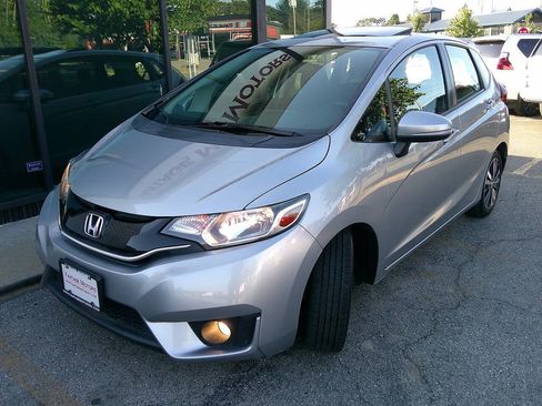 Used 2017 Honda Fit EX image 2