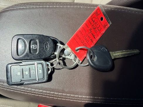 Used 2011 Hyundai Tucson Limited image 35