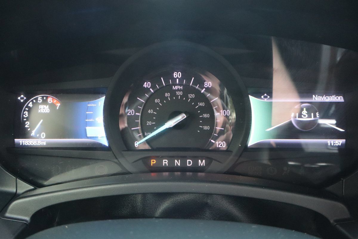Used 2016 Ford Expedition Platinum AWD/4WD image 35