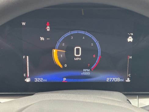 Used 2025 Chevrolet Trax LT FWD image 39