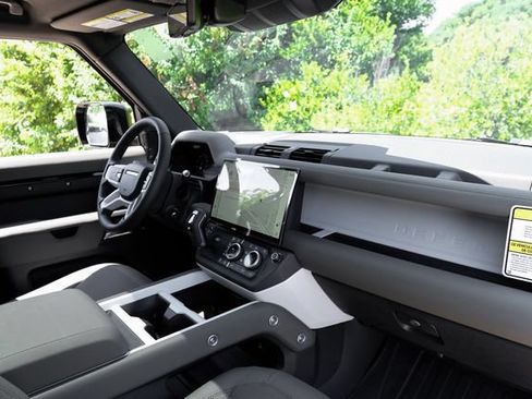 New 2026 Land Rover Defender 110 X-Dynamic SE AWD/4WD image 18
