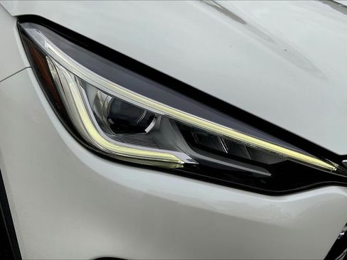 Certified 2019 INFINITI QX50 Luxe w/ Navigation Package AWD/4WD image 31