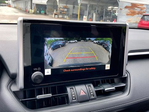 Used 2025 Toyota RAV4 XLE Premium image 27