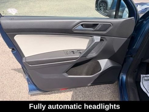 Used 2019 Volkswagen Tiguan SE w/ Panoramic Sunroof Package AWD/4WD image 7