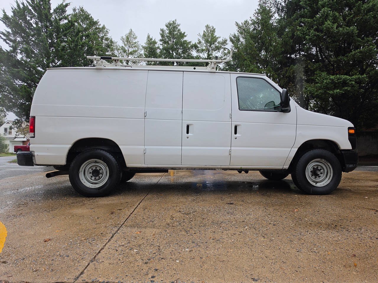 Used 2014 Ford E-350 and Econoline 350 Super Duty RWD image 4