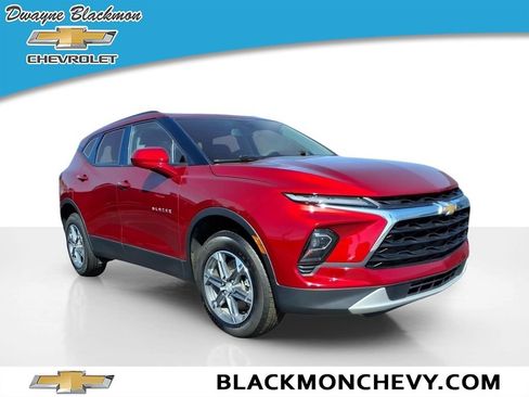 Used 2024 Chevrolet Blazer LT w/ Convenience Package FWD image 1