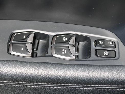 Used 2017 Hyundai Santa Fe Sport FWD image 20