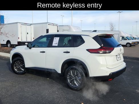 Used 2024 Nissan Rogue S image 5