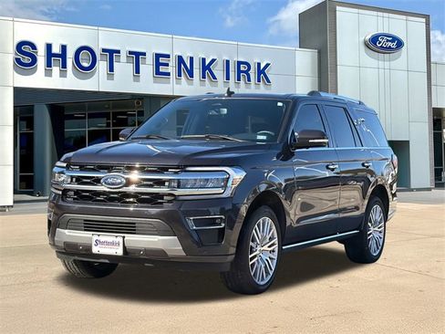 Used 2024 Ford Expedition Limited image 3