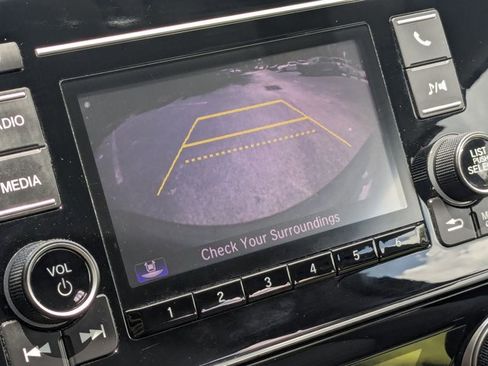 Used 2018 Honda CR-V LX image 12