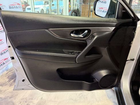 Used 2019 Nissan Rogue SV AWD/4WD image 27