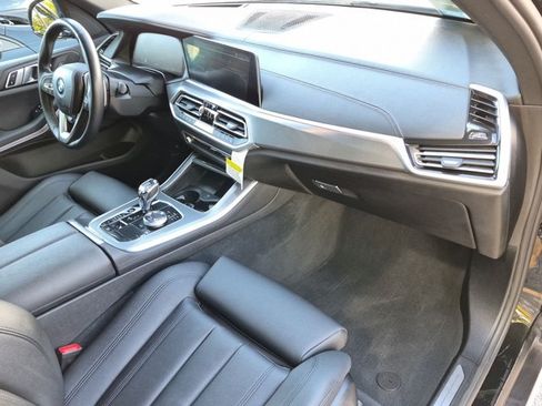 Certified 2022 BMW X5 xDrive40i w/ Premium Package AWD/4WD image 24