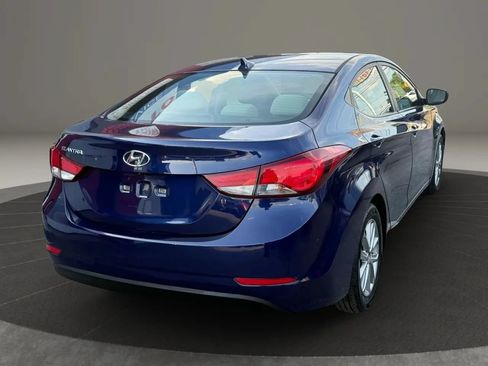 Used 2014 Hyundai Elantra SE w/ Option Group 02 FWD image 4