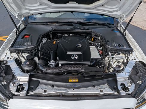 Used 2017 Mercedes-Benz E 300 4MATIC image 29