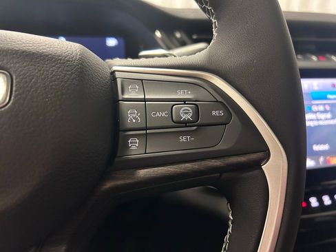 New 2026 Jeep Grand Cherokee Limited AWD/4WD image 11