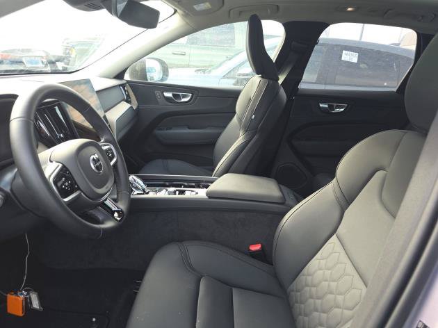Used 2026 Volvo XC60 B5 Plus AWD/4WD image 7